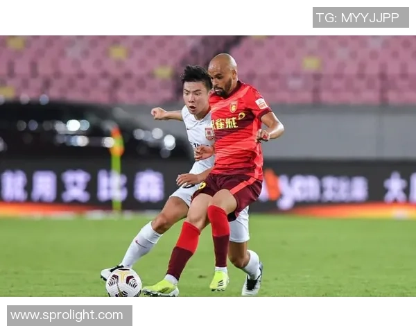 杭州足球队在全国锦标赛积分榜上以73分稳居第一名，争冠形势喜人