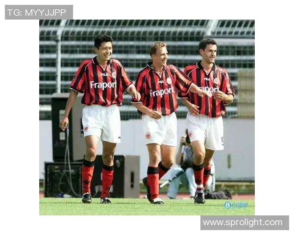 赛后分析：上海足球队与重庆足球队心理素质的较量与启示